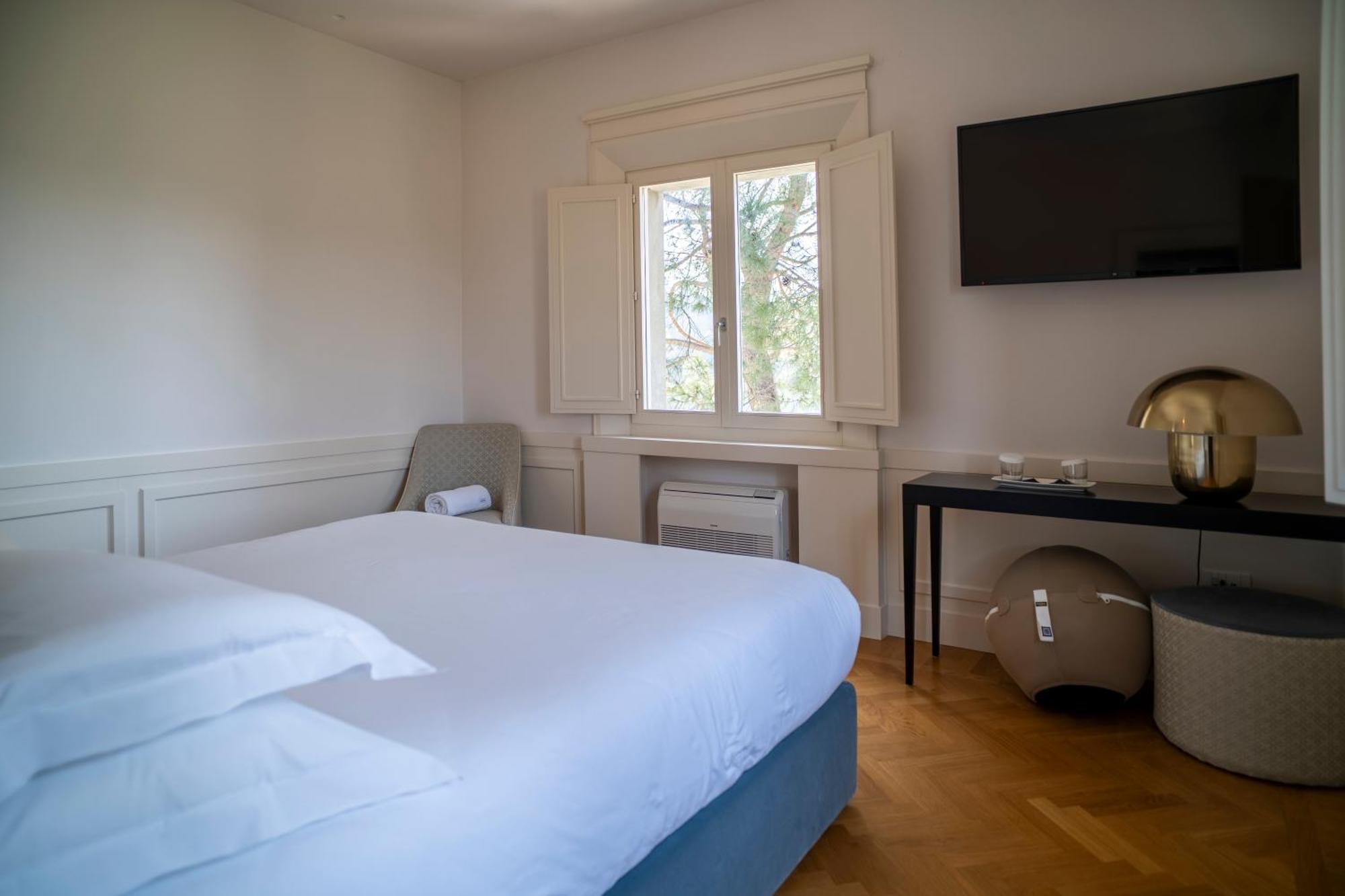 Boutique Hotel Villa Monty Banks Cesena Luaran gambar